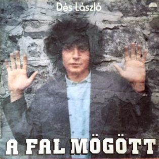 Dés László - A fal mögött